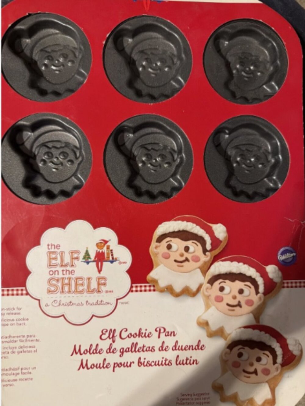 Wilton Elf On the Shelf Cookie Pan 12-Cavity Holiday Cookie Pan NEW